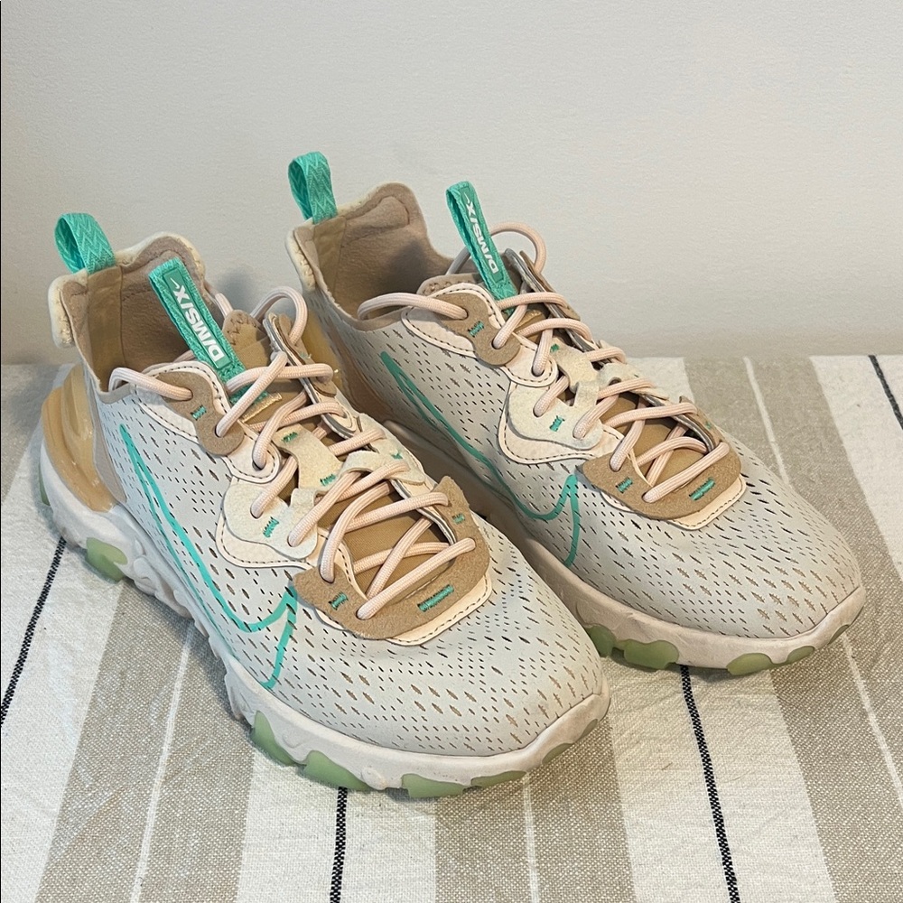 Nike React Vision
Pearl White Green Glow (Women's)